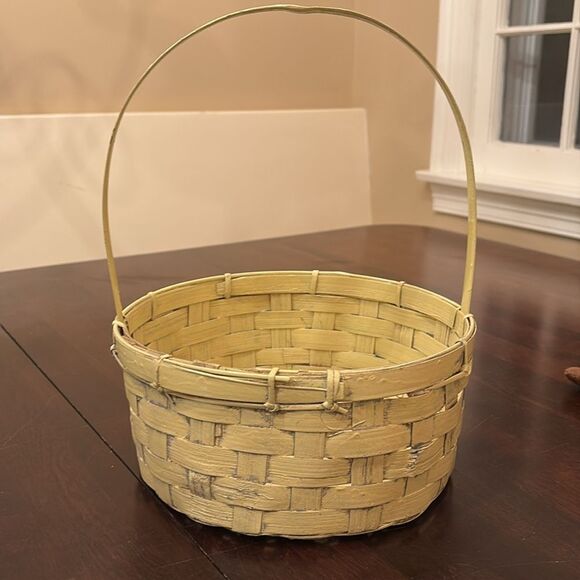 Primitive Yellow Basket Easter Spring - Picture 4 of 5